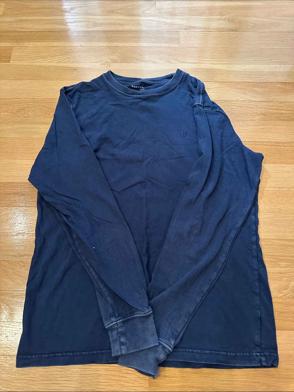 American Eagle Outfitters Men's Long-Sleeve Crew in Navy